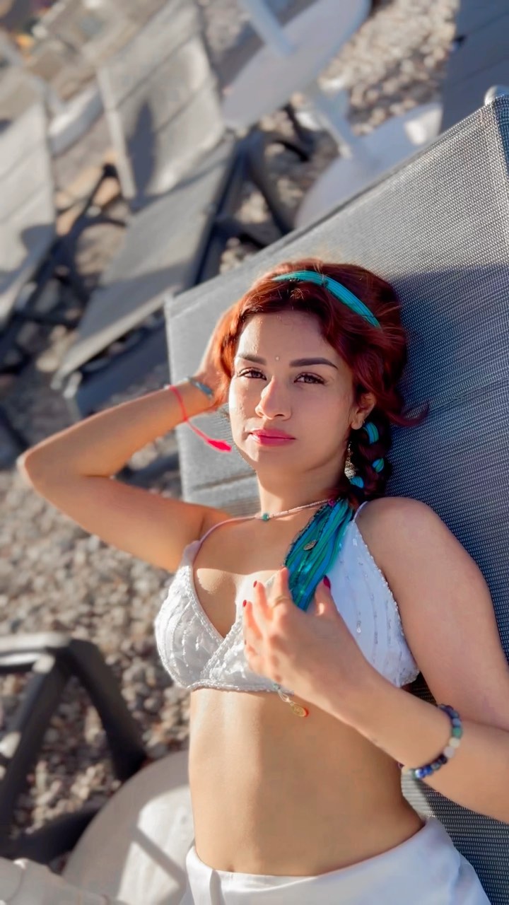 avneet kaur hot pic, avneet kaur sexy, avneet navel, avneet kaur as radha, sexy , avneet kaur ,radha rani, avneet kaur hot cute pics,avneet in bikini, red hot bikini, beach, hot