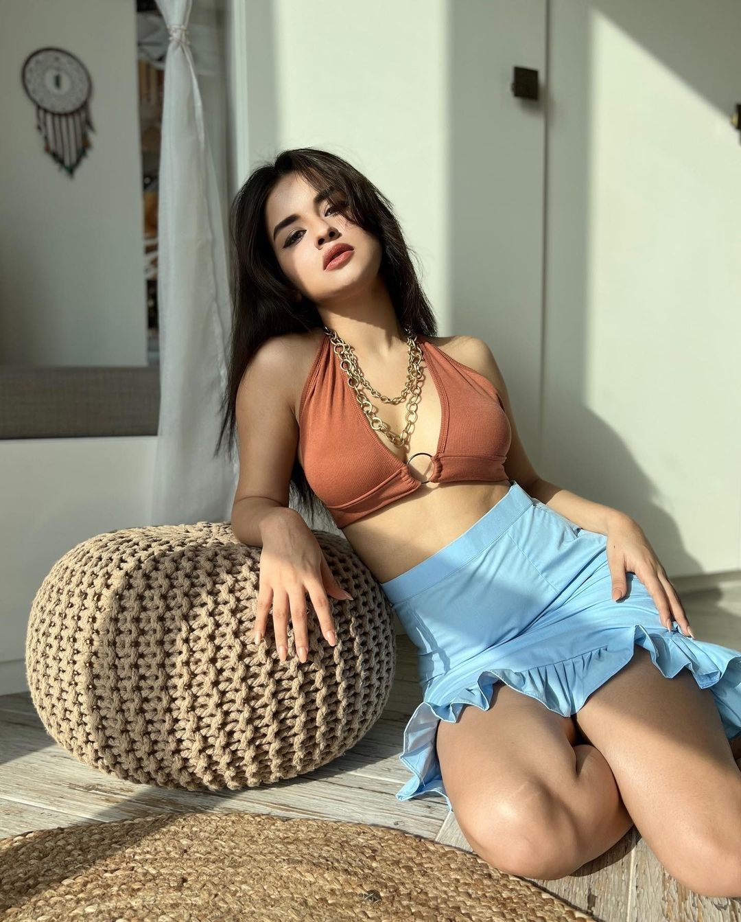 avneet kaur hot pic, avneet kaur sexy, avneet navel, avneet kaur as radha, sexy , avneet kaur ,radha rani, avneet kaur hot cute pics,avneet in bikini, red hot bikini, beach, hot