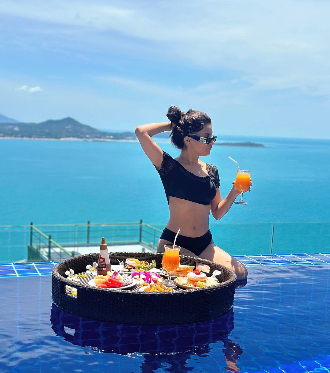 avneet kaur hot pic, avneet kaur sexy, avneet navel, avneet kaur as radha, sexy , avneet kaur ,radha rani, avneet kaur hot cute pics,avneet in bikini, red hot bikini, beach, hot
