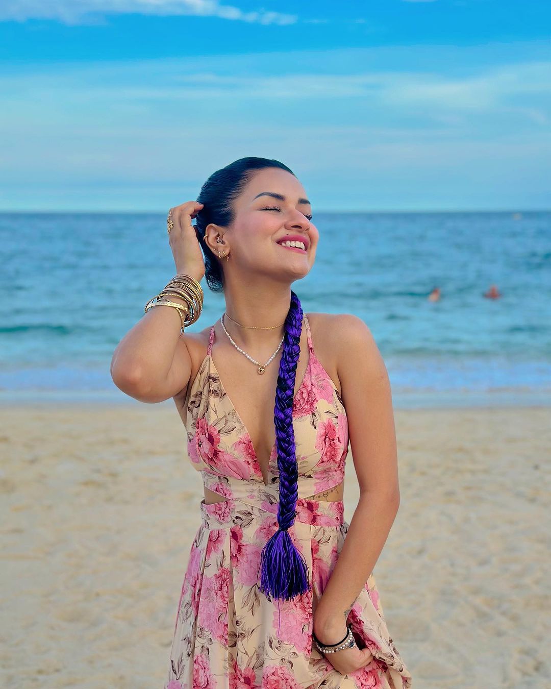 avneet kaur hot pic, avneet kaur sexy, avneet navel, avneet kaur as radha, sexy , avneet kaur ,radha rani, avneet kaur hot cute pics,avneet in bikini, red hot bikini, beach, hot