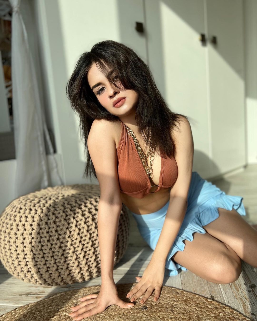 avneet kaur hot pic, avneet kaur sexy, avneet navel, avneet kaur as radha, sexy , avneet kaur ,radha rani, avneet kaur hot cute pics,avneet in bikini, red hot bikini, beach, hot