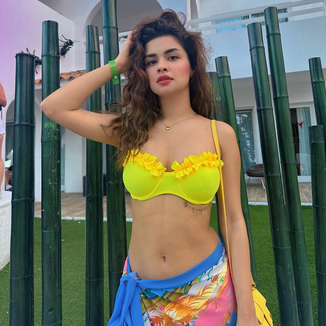 avneet kaur hot pic, avneet kaur sexy, avneet navel, avneet kaur as radha, sexy , avneet kaur ,radha rani, avneet kaur hot cute pics,avneet in bikini, red hot bikini, beach, hot