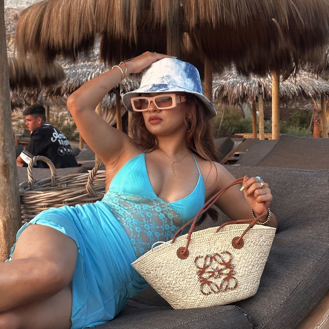 avneet kaur hot pic, avneet kaur sexy, avneet navel, avneet kaur as radha, sexy , avneet kaur ,radha rani, avneet kaur hot cute pics,avneet in bikini, red hot bikini, beach, hot
