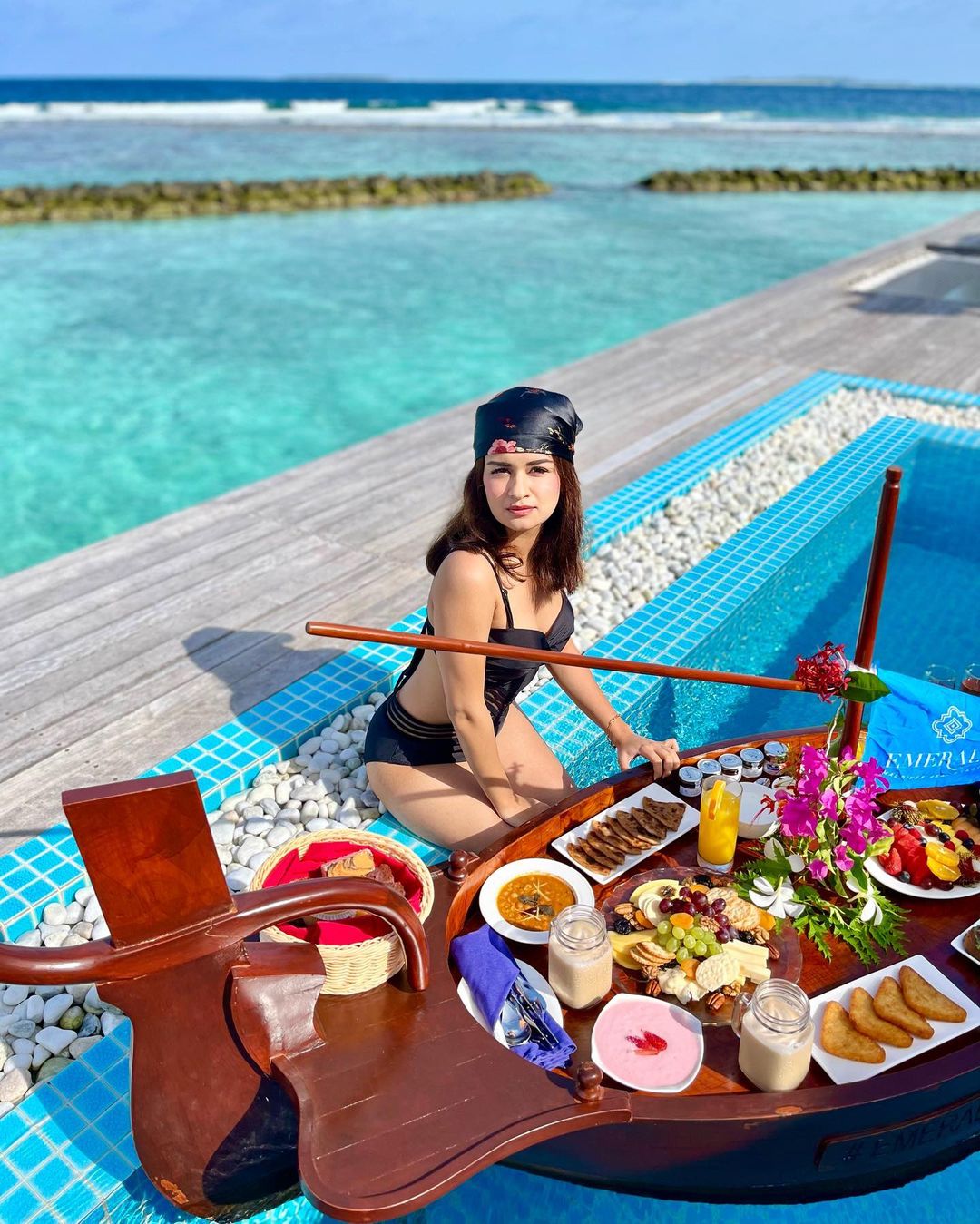 avneet kaur hot pic, avneet kaur sexy, avneet navel, avneet kaur as radha, sexy , avneet kaur ,radha rani, avneet kaur hot cute pics,avneet in bikini, red hot bikini, beach, hot