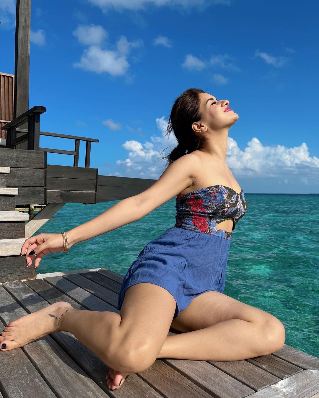 avneet kaur hot pic, avneet kaur sexy, avneet navel, avneet kaur as radha, sexy , avneet kaur ,radha rani, avneet kaur hot cute pics,avneet in bikini, red hot bikini, beach, hot