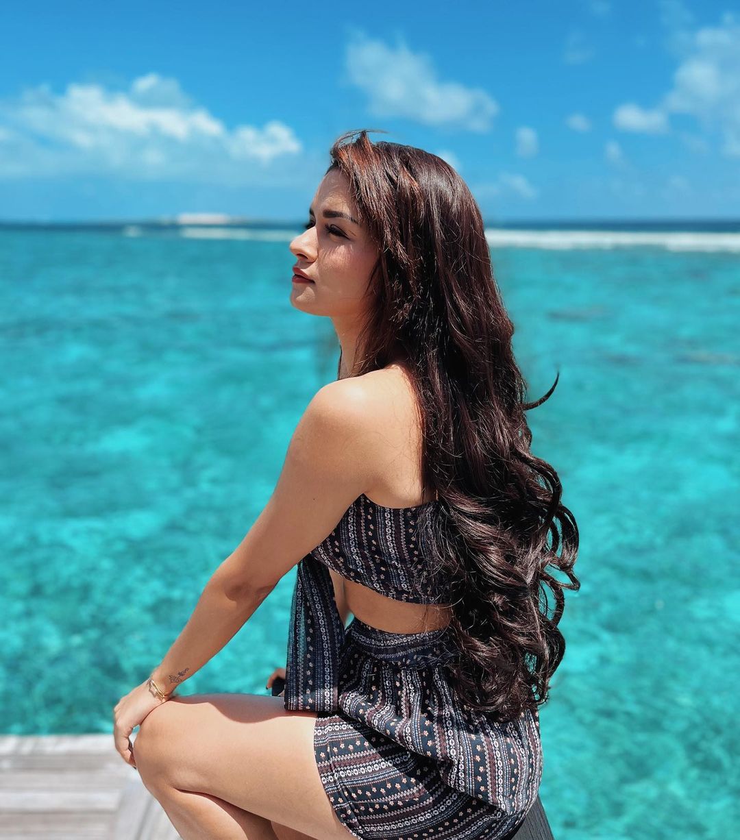 avneet kaur hot pic, avneet kaur sexy, avneet navel, avneet kaur as radha, sexy , avneet kaur ,radha rani, avneet kaur hot cute pics,avneet in bikini, red hot bikini, beach, hot