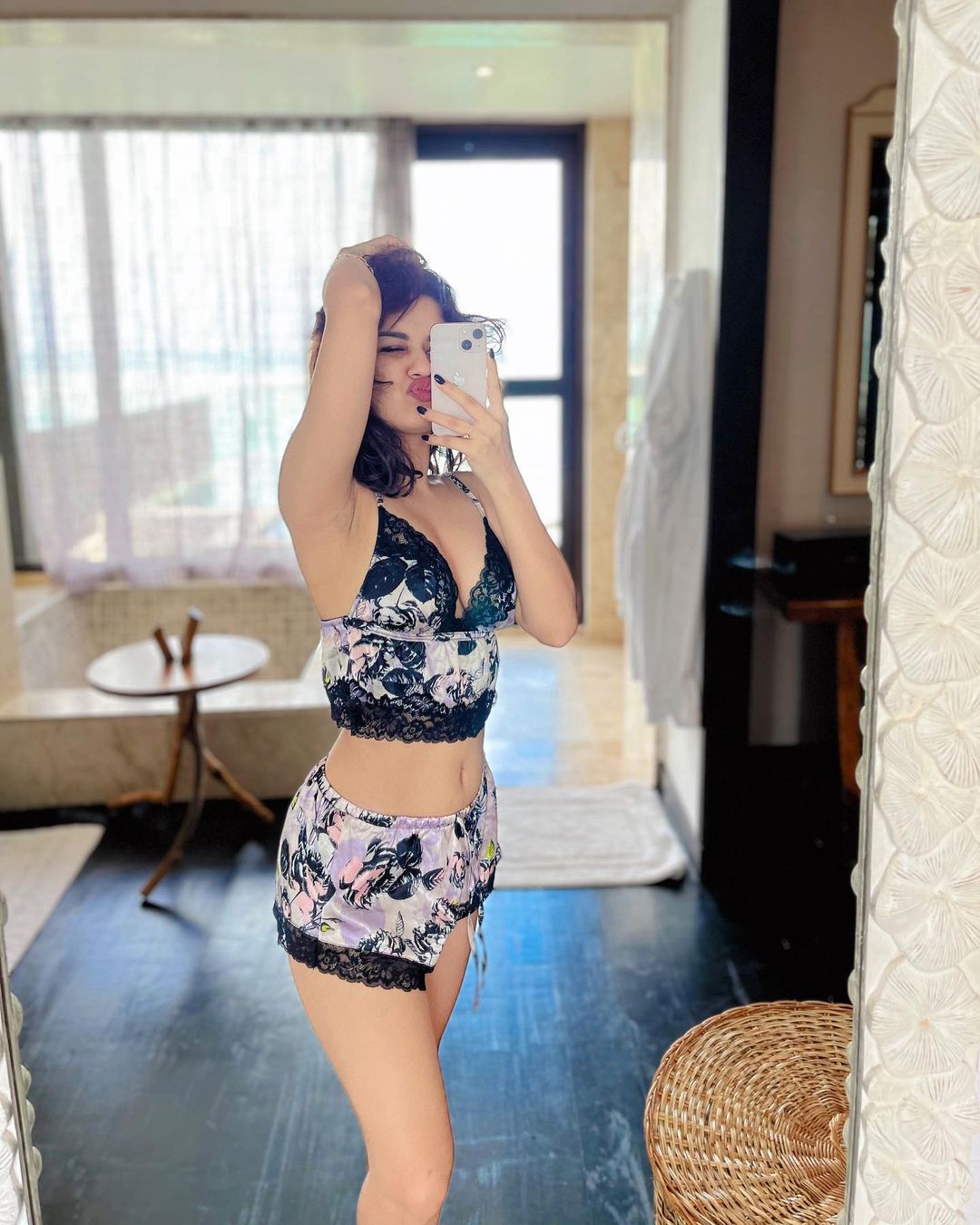 avneet kaur hot pic, avneet kaur sexy, avneet navel, avneet kaur as radha, sexy , avneet kaur ,radha rani, avneet kaur hot cute pics,avneet in bikini, red hot bikini, beach, hot